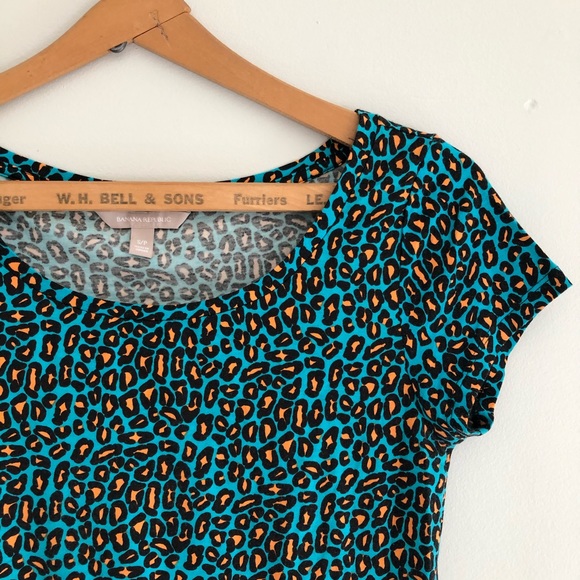 Banana Republic Aquarium Blue Leopard Print Tee - Picture 2 of 6
